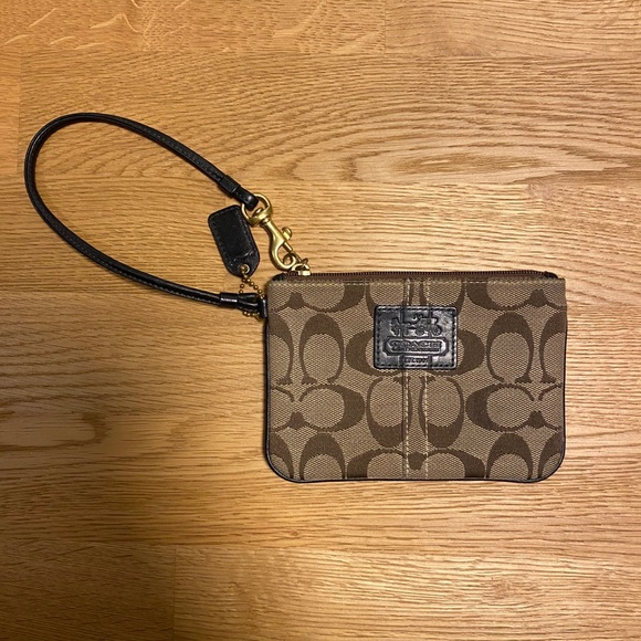 Coach wristlet - Picture 1 of 3